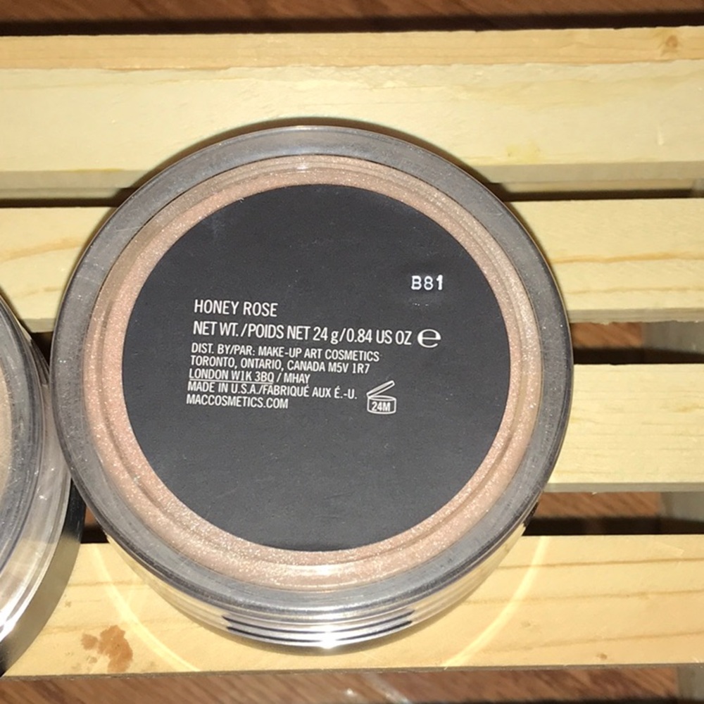 3 Authentic MAC ❤️💁🏻 - Picture 4 of 8